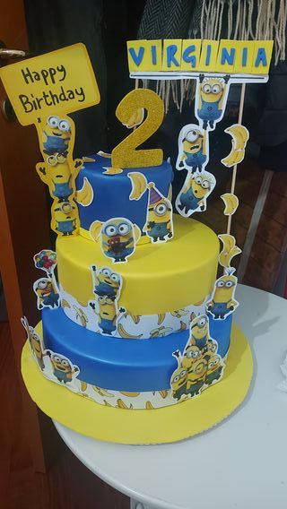 Torta finta Minions in gomma EVA