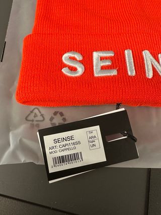 Cappellino lana Seinse arancione nuovo