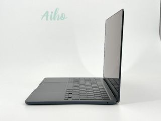 MacBook Air 13" M3 (2024) 8 CPU/8 GPU núcleos - SSD 512GB - 8GB RAM - Medianoche