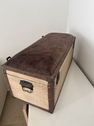 Baule decorativo beige e marrone per la casa