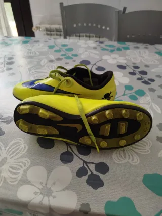 Zapatillas Fútbol Nike Talla 35