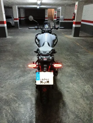 Royal Enfield Himalayan 450 Gris/Rojo. Apta A2.