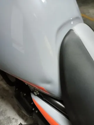 Royal Enfield Himalayan 450 Gris/Rojo. Apta A2.