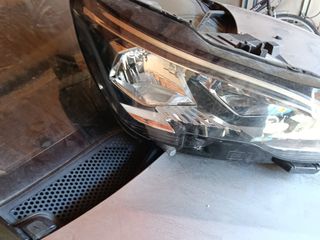 2 faros Delanteros Peugeot 3008 / 5008