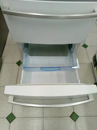 Nevera marca Haier con dos cajones 200/60cm A+