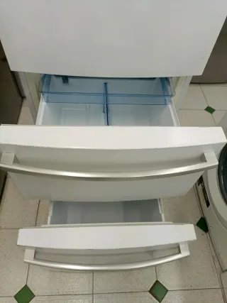 Nevera marca Haier con dos cajones 200/60cm A+