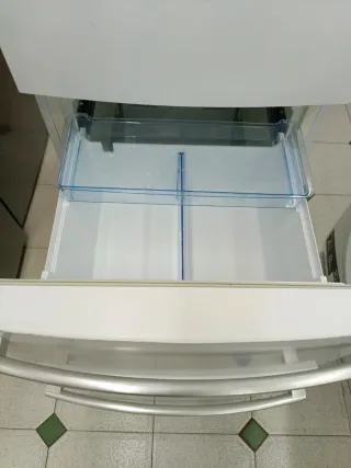 Nevera marca Haier con dos cajones 200/60cm A+