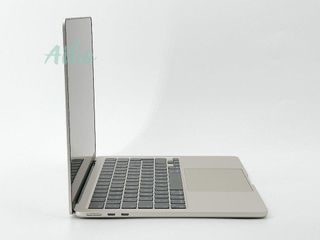 MacBook Air 13" M2 (2022) 8 CPU/8 GPU núcleos - SSD 256Gb - RAM 8GB - Dorado