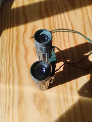 Prismáticos Minox 10x25