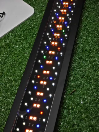 Luz LED Acuario RGBW 52W Control Remoto 115Cm
