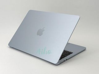 MacBook Air 13" M4 (2025) 10 CPU/10 GPU núcleos - SSD 512GB - 16GB RAM - Azul Cielo