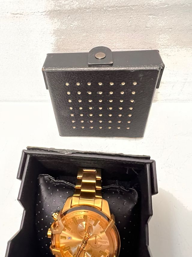 Reloj Diesel Dorado Cronógrafo