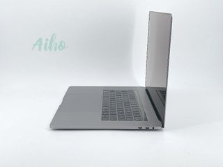 MacBook Pro 15" (2016) Intel Core i7 2.9GHz 4 núcleos - SSD 1TB - RAM 16GB - Gris Espacial