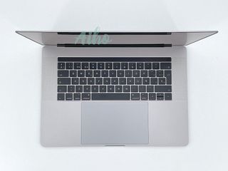 MacBook Pro 15" (2016) Intel Core i7 2.9GHz 4 núcleos - SSD 1TB - RAM 16GB - Gris Espacial