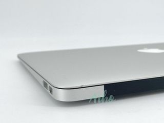 MacBook Air 11" Intel Core i7 1.7GHz 2 núcleos - SSD 128GB - RAM 4Gb