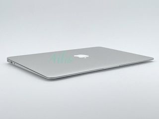 MacBook Air 13" - Intel Core i5 1.3GHz 2 núcleos - SSD 256GB - RAM 4GB