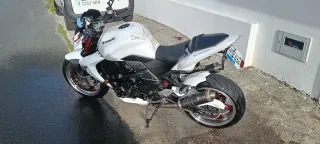 Kawasaki Z1000 - Moto Naked