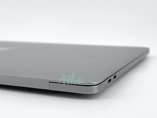 MacBook Pro 16" (2019) Intel Core i9 2.4GHz 8 núcleos - SSD 512GB SSD - 16GB RAM - Gris Espacial