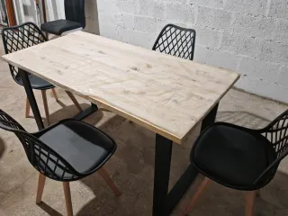 Mesa y 4 Sillas Comedor 140x70x75