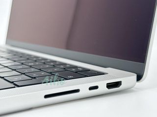 MacBook Pro 14" (2021) M1 PRO 10 CPU/16 GPU núcleos - SSD 1TB - 16GB - Plata