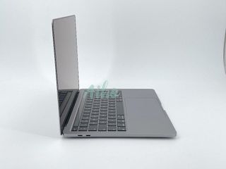 MacBook Pro 13" (2020) Intel Core i5 1.4GHz 4 núcleos - SSD 256GB - RAM 16GB - Gris Espacial