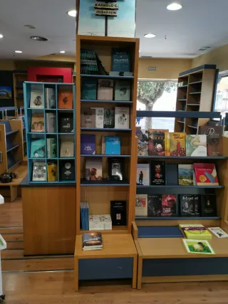 Estanterías modulares de madera.Distintas medidas.