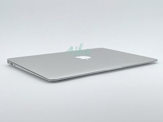 MacBook Air 13" Intel Core i5 1.6GHz 2 núcleos - SSD 128GB - RAM 4GB