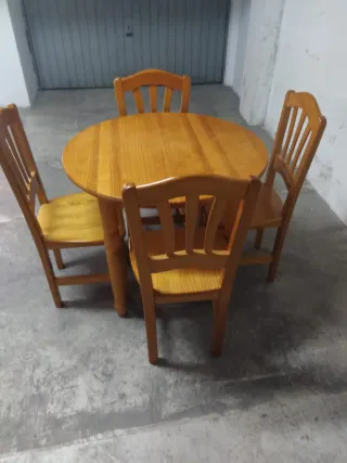 Comedor de madera mesa y 4 sillas