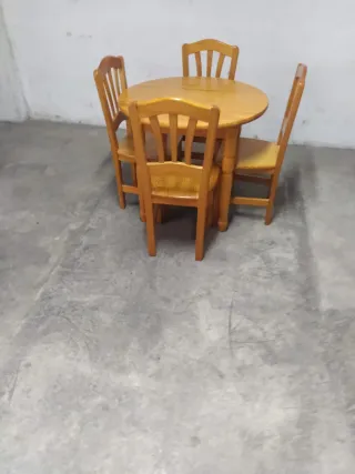 Comedor de madera mesa y 4 sillas