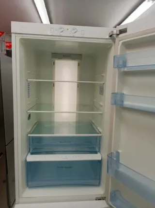 Nevera combi Haier 188/60cm clase A+ con garantia