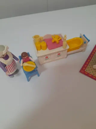 Playmobil Niñera con Bebé y Accesorios