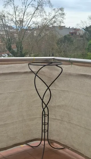 Portavasi in metallo nero