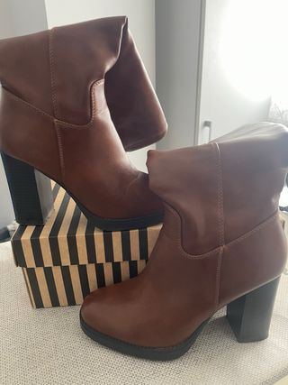 Botas altas marrones con plataforma