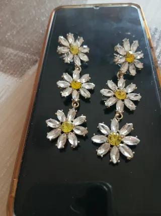 Orecchini pendenti floreali vintage