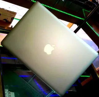 MACBOOK PRO 13 INTEL CORE I5 256GB macOS HIGH SIER