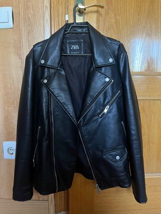 Chaqueta Zara Cuero Negra