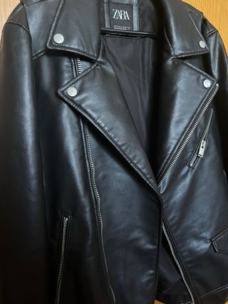 Chaqueta Zara Cuero Negra