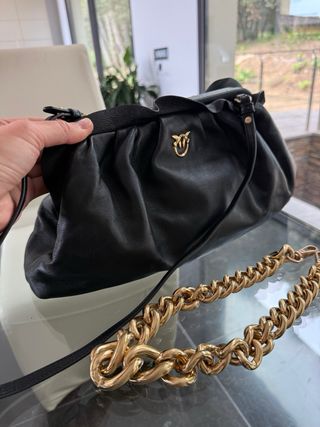 Borsa Pinko nera con catena dorata