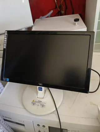 Tv 24 con soporte y mando