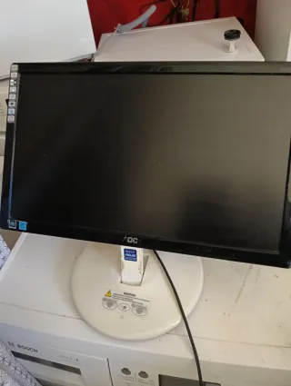 Tv 24 con soporte y mando