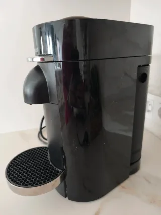 Cafetera Nespresso Vertuo Next Negra