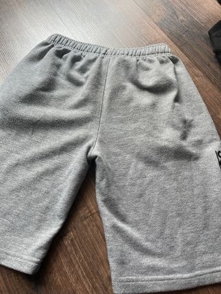 Pantalones cortos grises con cremallera