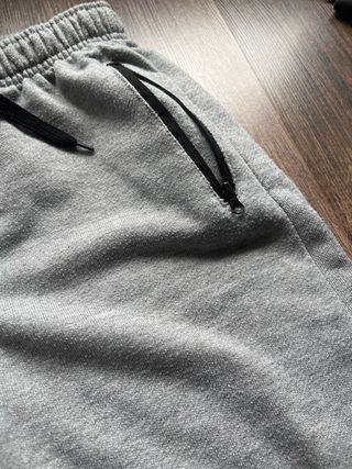 Pantalones cortos grises con cremallera