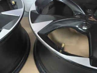 Llantas originales Cupra León 2023