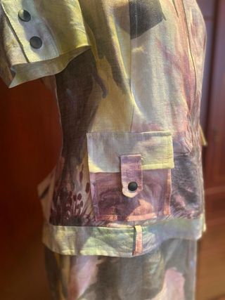 Conjunto elegante mujer estampado floral