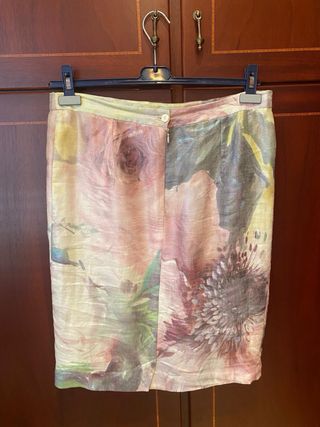 Conjunto elegante mujer estampado floral