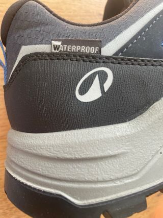 Zapatillas trekking impermeables Quechua Talla 41