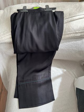 Elegante pijama de raso negro