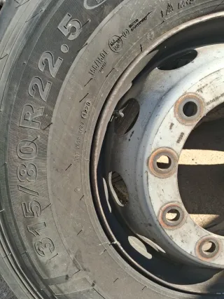 Neumático 315/80 R 22.5