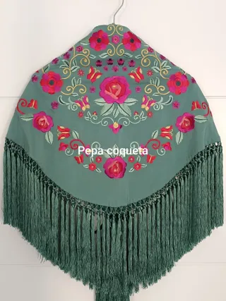 Stupendo mantoncino color acqua per donna